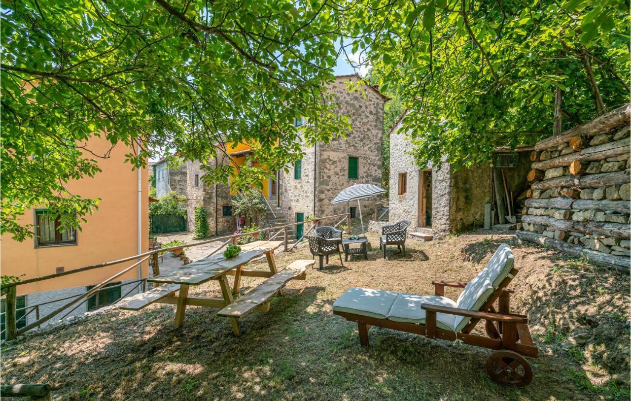 Monti di Villa Stunning Home In Longoio With Kitchen מראה חיצוני תמונה