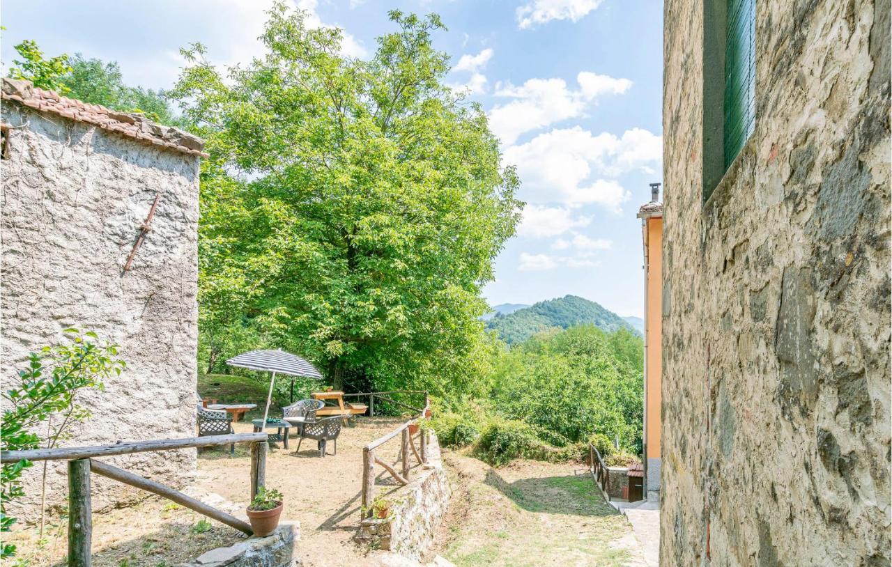 Monti di Villa Stunning Home In Longoio With Kitchen מראה חיצוני תמונה