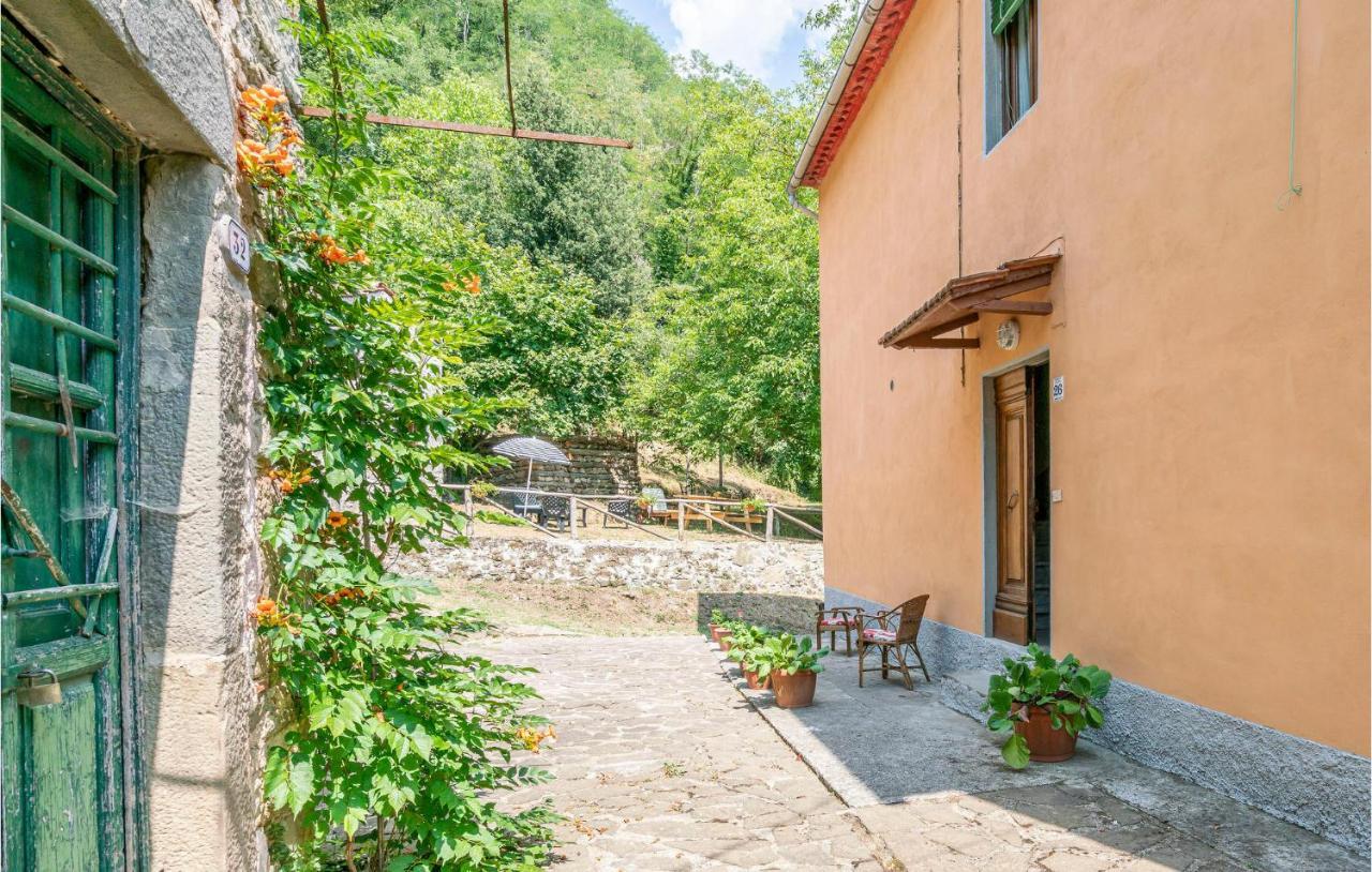 Monti di Villa Stunning Home In Longoio With Kitchen מראה חיצוני תמונה