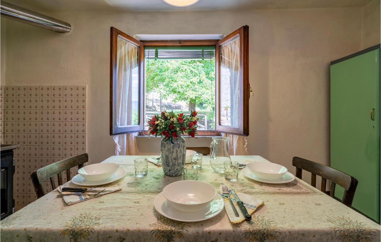 Monti di Villa Stunning Home In Longoio With Kitchen מראה חיצוני תמונה