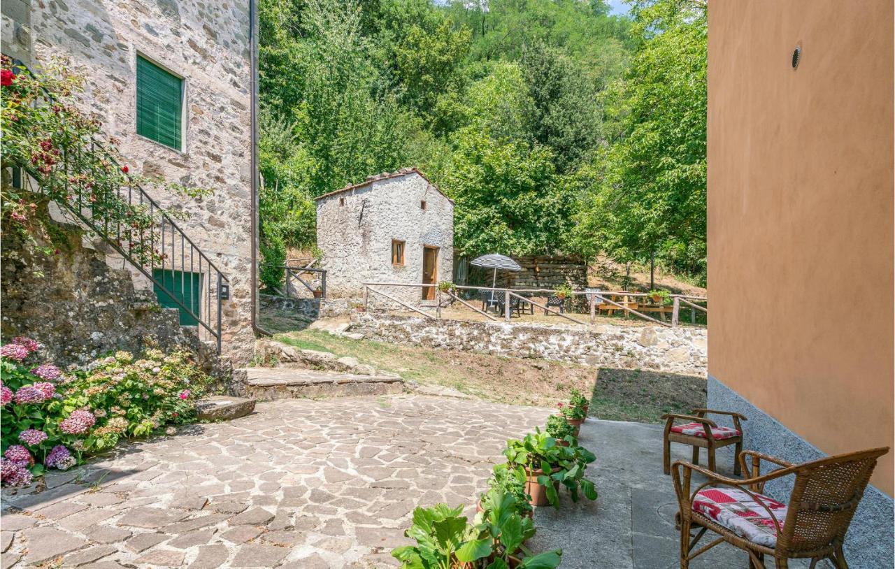 Monti di Villa Stunning Home In Longoio With Kitchen מראה חיצוני תמונה