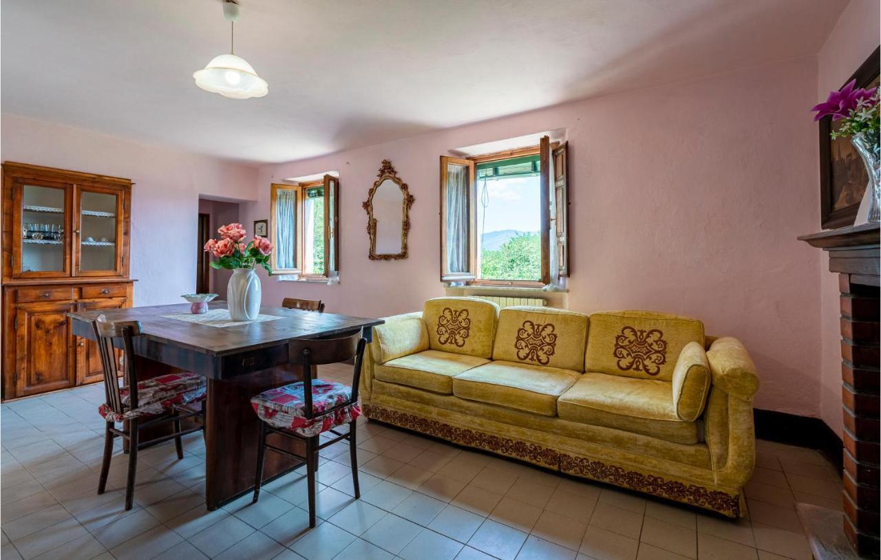Monti di Villa Stunning Home In Longoio With Kitchen מראה חיצוני תמונה